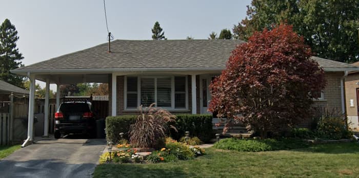 An example of the best Whitchurch-Stouffville roofing services can be seen in this bungalow project