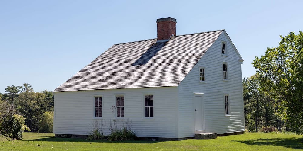 salt box roof is common type